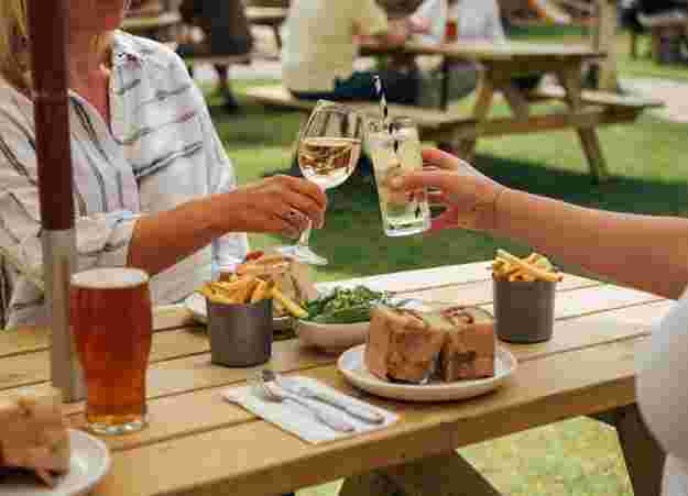 Pub & Restaurant in Hunstanton, Norfolk | White Horse Holme